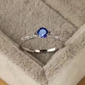 Stunning Silver and Blue Ring Size 5